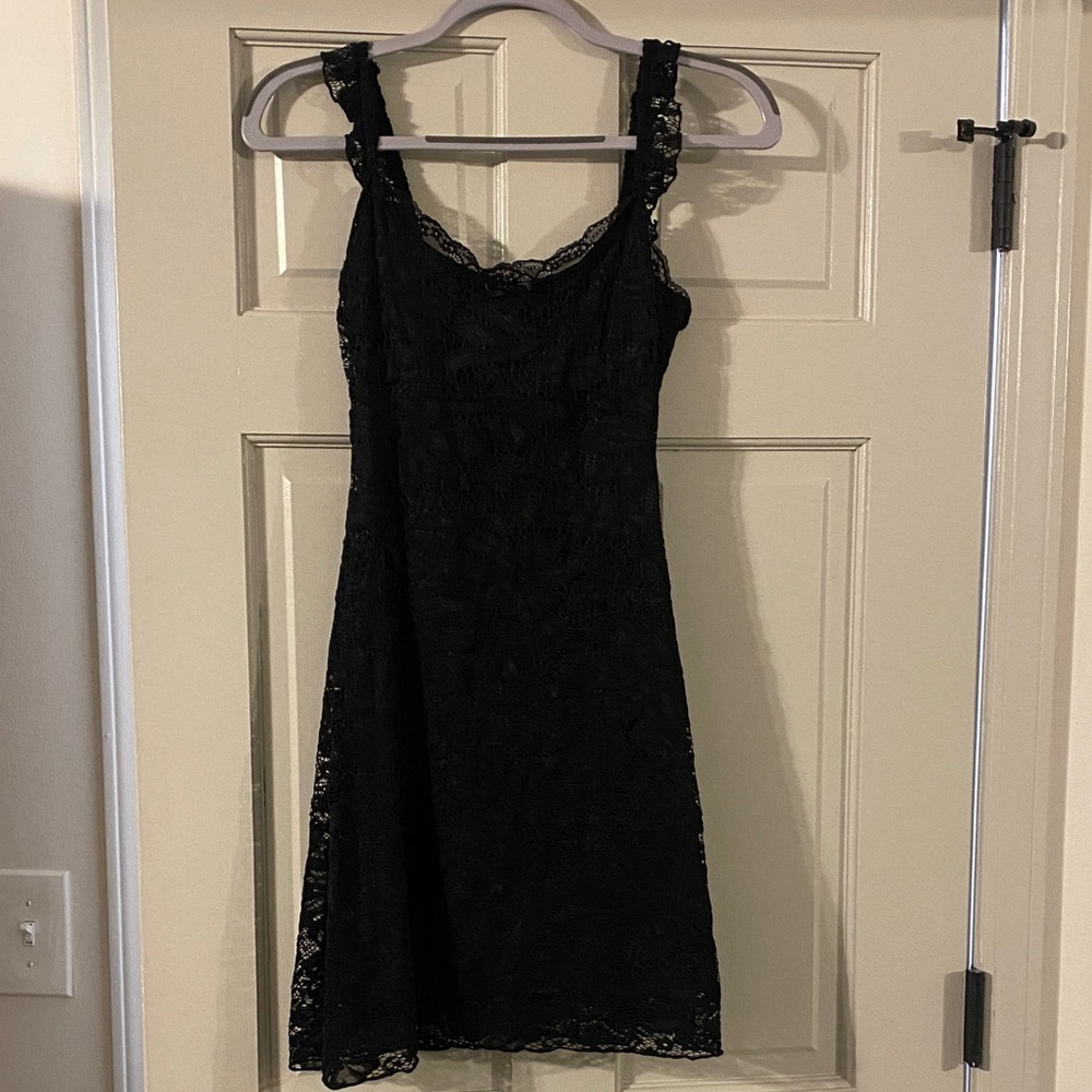 Elegant Black Lace Women’s Dress